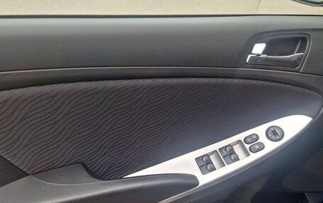 Hyundai Solaris II рестайлинг, 2013 год, 920 000 рублей, 20 фотография