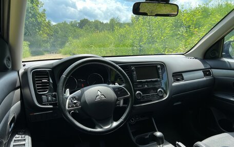 Mitsubishi Outlander III рестайлинг 3, 2014 год, 1 650 000 рублей, 8 фотография