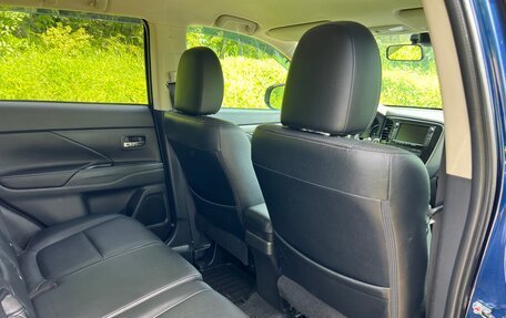 Mitsubishi Outlander III рестайлинг 3, 2014 год, 1 650 000 рублей, 11 фотография