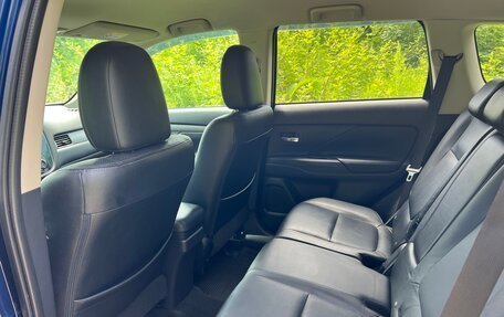 Mitsubishi Outlander III рестайлинг 3, 2014 год, 1 650 000 рублей, 9 фотография
