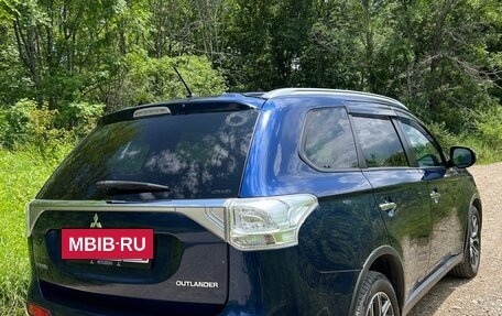Mitsubishi Outlander III рестайлинг 3, 2014 год, 1 650 000 рублей, 6 фотография