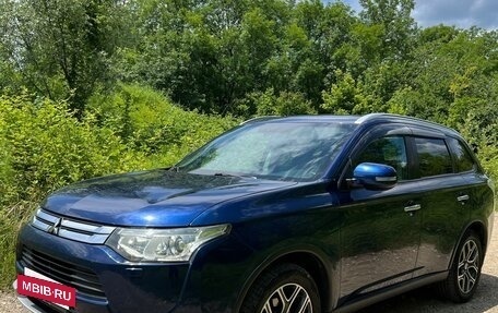 Mitsubishi Outlander III рестайлинг 3, 2014 год, 1 650 000 рублей, 2 фотография