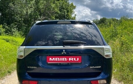 Mitsubishi Outlander III рестайлинг 3, 2014 год, 1 650 000 рублей, 5 фотография