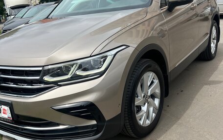 Volkswagen Tiguan II, 2021 год, 3 988 345 рублей, 2 фотография