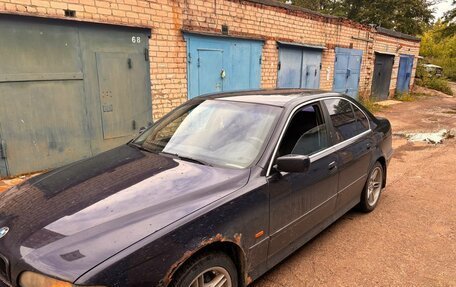 BMW 5 серия, 2003 год, 550 000 рублей, 2 фотография