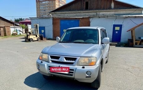 Mitsubishi Pajero III рестайлинг, 2003 год, 800 000 рублей, 2 фотография