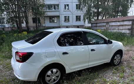 Renault Logan II, 2017 год, 310 000 рублей, 4 фотография
