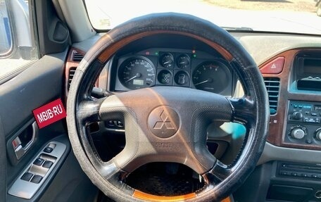 Mitsubishi Pajero III рестайлинг, 2003 год, 800 000 рублей, 11 фотография