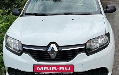 Renault Logan II, 2017 год, 310 000 рублей, 2 фотография