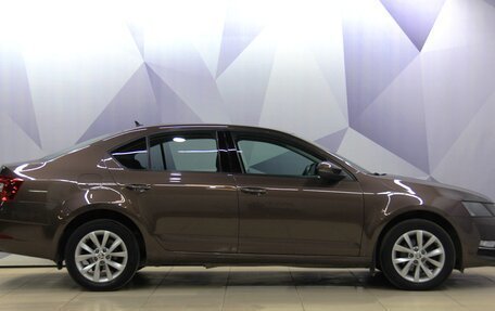Skoda Octavia, 2017 год, 1 599 000 рублей, 6 фотография