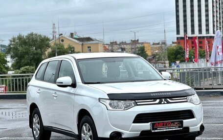 Mitsubishi Outlander III рестайлинг 3, 2012 год, 949 999 рублей, 3 фотография