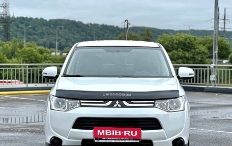 Mitsubishi Outlander III рестайлинг 3, 2012 год, 949 999 рублей, 2 фотография