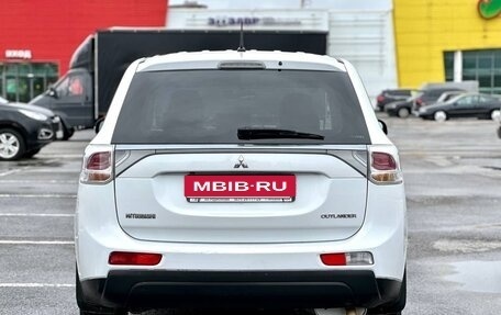 Mitsubishi Outlander III рестайлинг 3, 2012 год, 949 999 рублей, 5 фотография