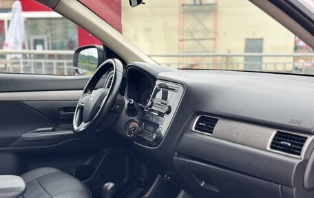 Mitsubishi Outlander III рестайлинг 3, 2012 год, 949 999 рублей, 10 фотография