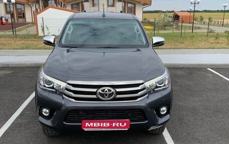 Toyota Hilux VIII, 2018 год, 5 800 000 рублей, 1 фотография