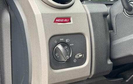 Land Rover Discovery III, 2006 год, 1 000 000 рублей, 13 фотография