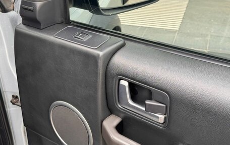 Land Rover Discovery III, 2006 год, 1 000 000 рублей, 26 фотография