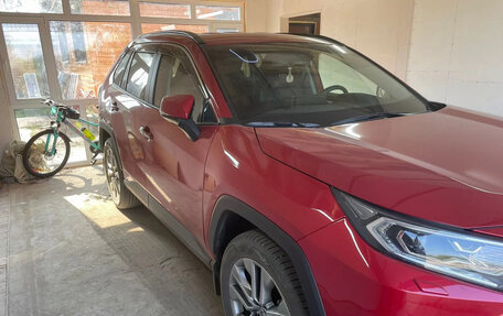 Toyota RAV4, 2021 год, 3 000 000 рублей, 2 фотография