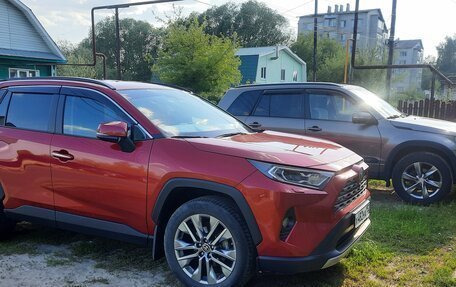 Toyota RAV4, 2021 год, 3 000 000 рублей, 5 фотография