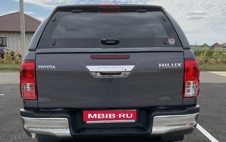 Toyota Hilux VIII, 2018 год, 5 800 000 рублей, 4 фотография