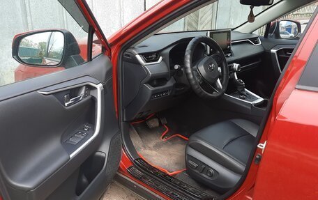 Toyota RAV4, 2021 год, 3 000 000 рублей, 10 фотография