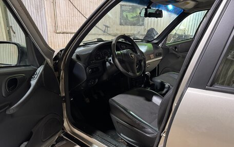 Chevrolet Niva I рестайлинг, 2015 год, 670 000 рублей, 7 фотография