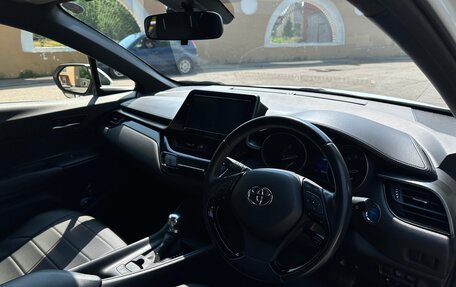 Toyota C-HR I рестайлинг, 2019 год, 2 150 000 рублей, 9 фотография