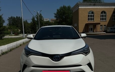 Toyota C-HR I рестайлинг, 2019 год, 2 150 000 рублей, 4 фотография