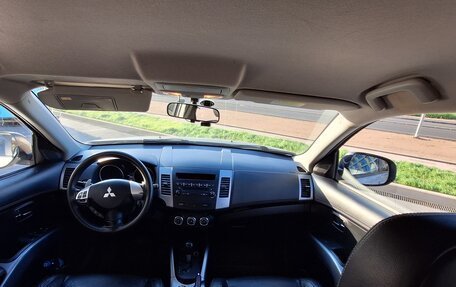 Mitsubishi Outlander III рестайлинг 3, 2011 год, 970 000 рублей, 14 фотография