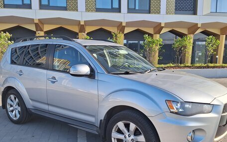 Mitsubishi Outlander III рестайлинг 3, 2011 год, 970 000 рублей, 1 фотография