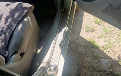 Nissan Almera Tino i, 2001 год, 290 000 рублей, 1 фотография