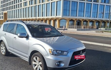 Mitsubishi Outlander III рестайлинг 3, 2011 год, 970 000 рублей, 2 фотография