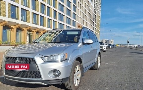 Mitsubishi Outlander III рестайлинг 3, 2011 год, 970 000 рублей, 11 фотография