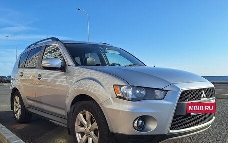 Mitsubishi Outlander III рестайлинг 3, 2011 год, 970 000 рублей, 3 фотография