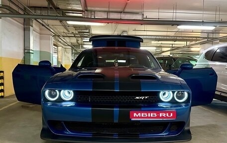 Dodge Challenger III рестайлинг 2, 2020 год, 5 500 000 рублей, 1 фотография