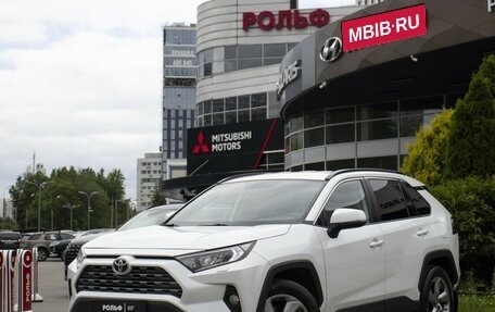 Toyota RAV4, 2020 год, 2 095 000 рублей, 1 фотография