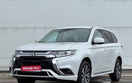 Mitsubishi Outlander III рестайлинг 3, 2022 год, 2 757 000 рублей, 1 фотография