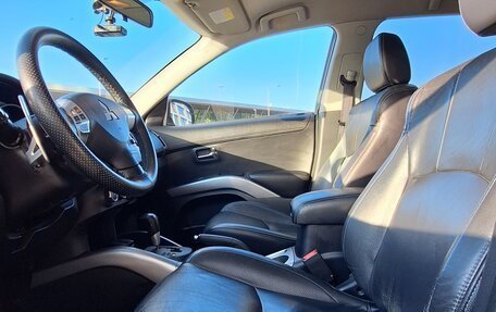 Mitsubishi Outlander III рестайлинг 3, 2011 год, 970 000 рублей, 17 фотография
