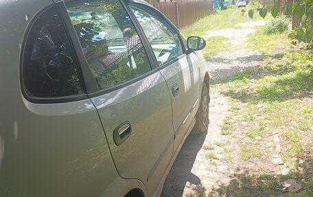 Nissan Almera Tino i, 2001 год, 290 000 рублей, 3 фотография