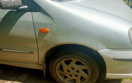 Nissan Almera Tino i, 2001 год, 290 000 рублей, 13 фотография