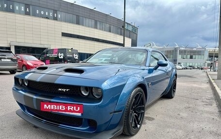 Dodge Challenger III рестайлинг 2, 2020 год, 5 500 000 рублей, 2 фотография