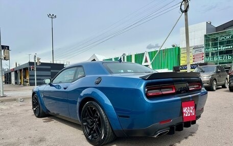 Dodge Challenger III рестайлинг 2, 2020 год, 5 500 000 рублей, 5 фотография