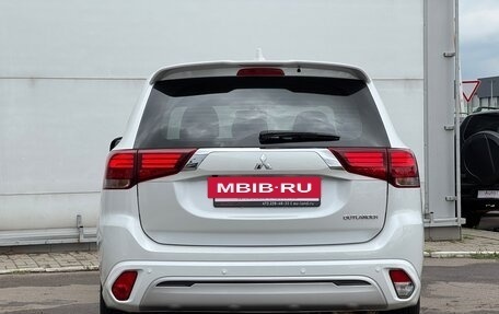 Mitsubishi Outlander III рестайлинг 3, 2022 год, 2 757 000 рублей, 7 фотография