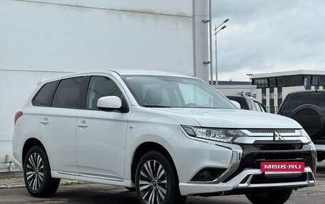 Mitsubishi Outlander III рестайлинг 3, 2022 год, 2 757 000 рублей, 5 фотография