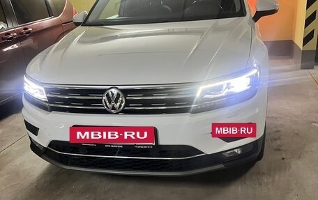 Volkswagen Tiguan II, 2017 год, 2 400 000 рублей, 4 фотография