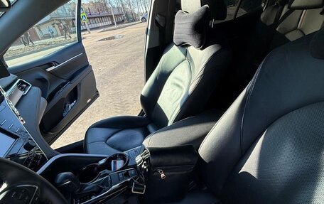 Toyota Camry, 2019 год, 2 350 000 рублей, 4 фотография