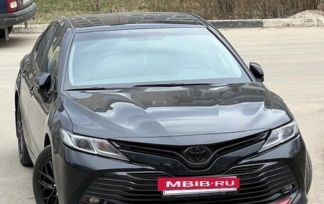 Toyota Camry, 2019 год, 2 350 000 рублей, 2 фотография