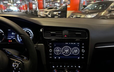 Volkswagen Golf R VII, 2013 год, 2 900 000 рублей, 15 фотография