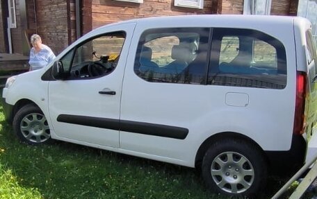 Peugeot Partner II рестайлинг 2, 2010 год, 1 100 000 рублей, 2 фотография