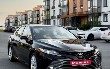 Toyota Camry, 2019 год, 2 990 000 рублей, 5 фотография